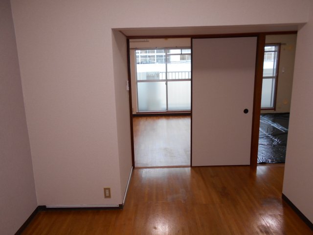 茶屋前コーポの居間写真