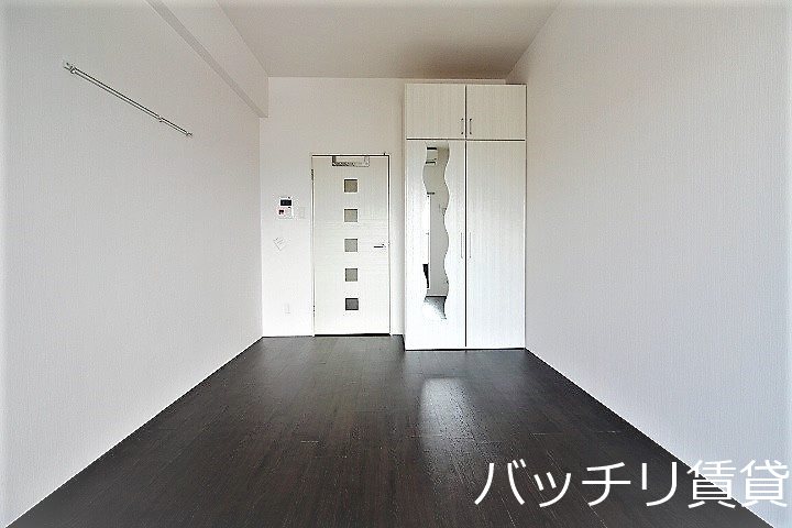 居室・リビング　別部屋の為現状を優先致します。
