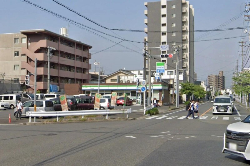 コンビニ　ファミリーマート 中村並木店（コンビニ）まで298m