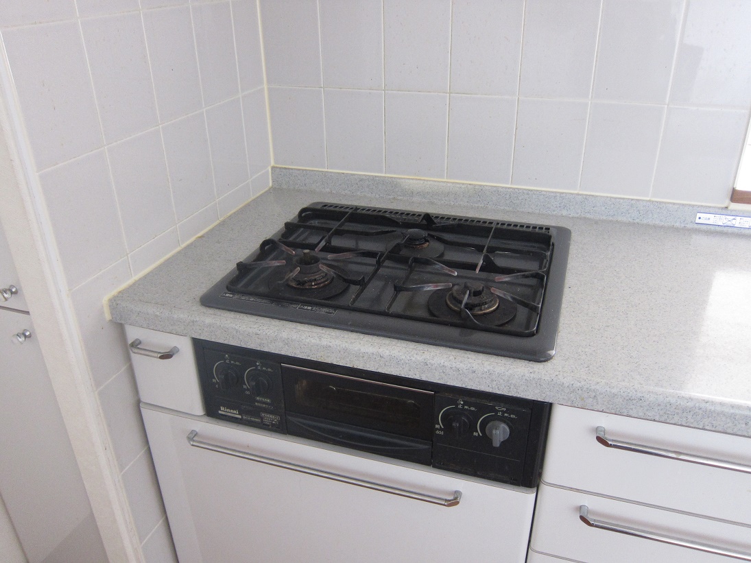 キッチン　3口ビルトインコンロ