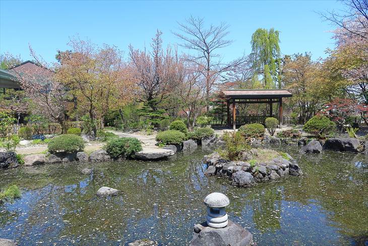 【札幌市南区澄川四条のアパートの公園】