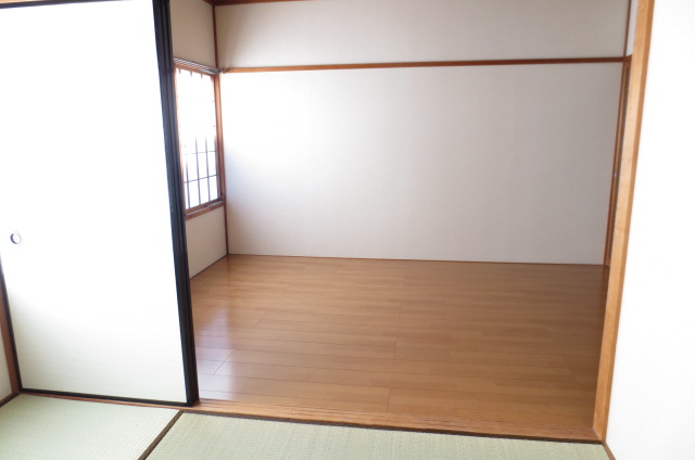 コ-ポエイト野町の居間写真