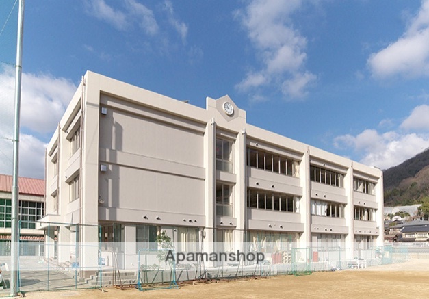 中学校　第一中学校（中学校）まで809m