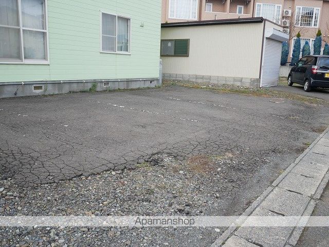 エントランス　駐車場