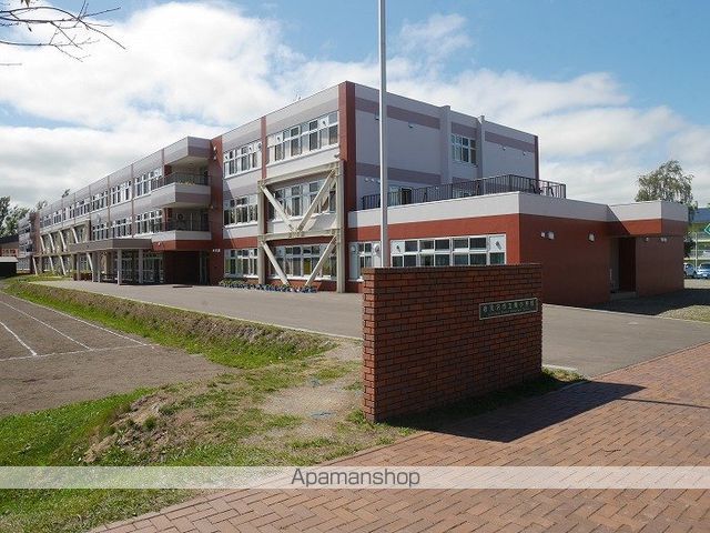 小学校　南小学校（小学校）まで544m