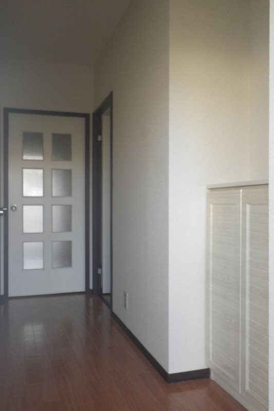 玄関　※内装写真は105号室