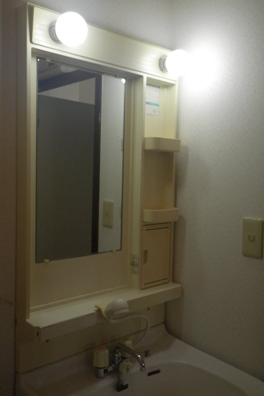 洗面設備　※内装写真は105号室