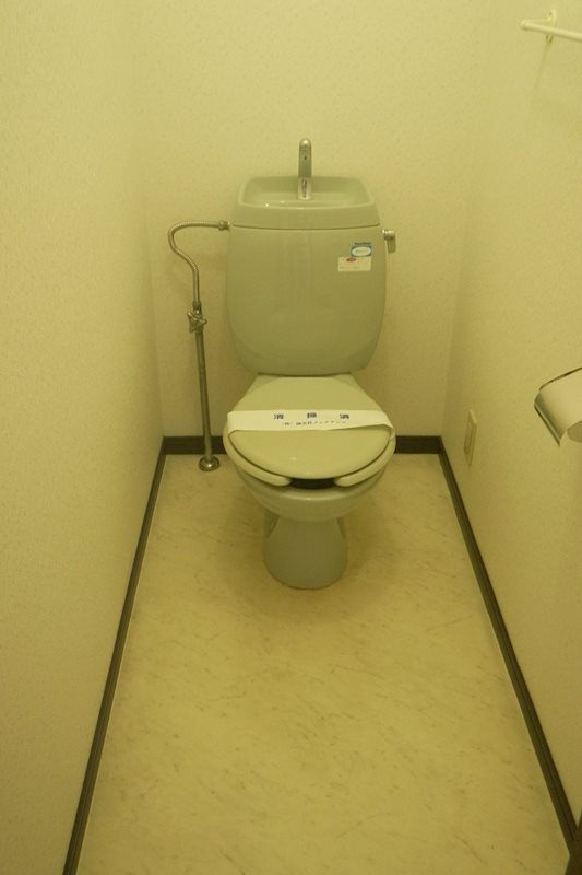トイレ　※内装写真は105号室