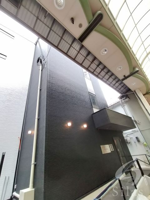 大阪市大正区泉尾のマンションの建物外観