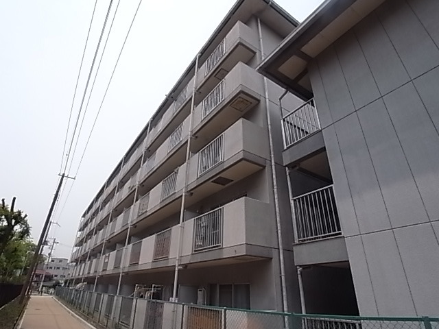 尼崎市蓬川町のマンションの建物外観