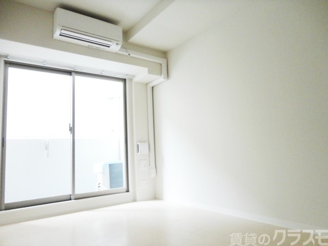 居室・リビング　白を基調とした室内は清潔感があります！