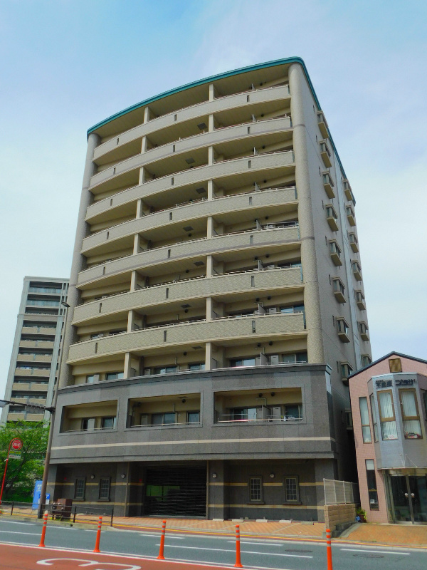 北九州市小倉北区真鶴のマンションの建物外観