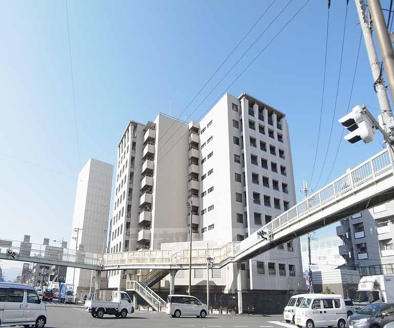 【京都市南区吉祥院九条町のマンションの建物外観】