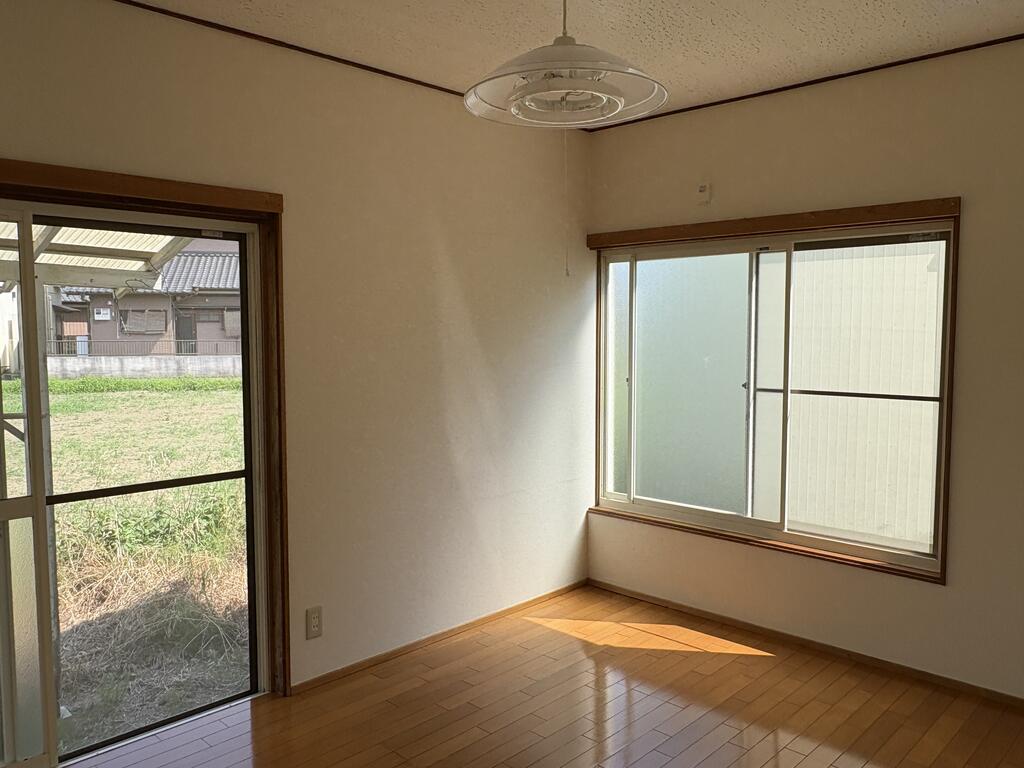 居室・リビング　２面採光　東南角部屋