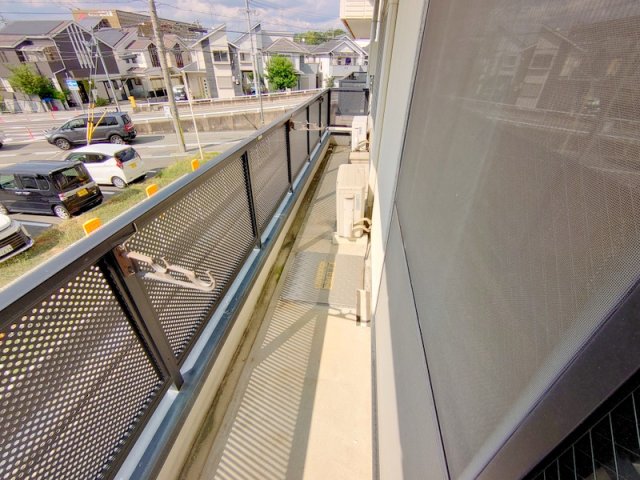 【川西市東畦野のマンションのバルコニー】