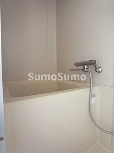 バス・シャワールーム　落ち着いた空間のお風呂です