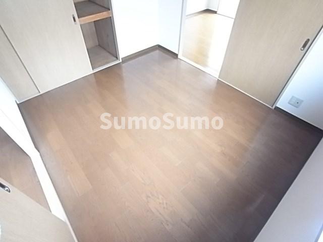 その他部屋・スペース　開放的な寝室です