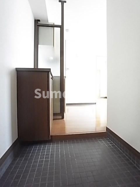 玄関　収納もある玄関です