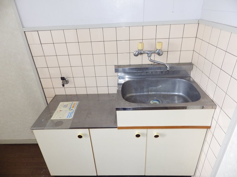 キッチン　※写真は別号室のものです。