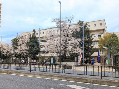 【ヴィラクレール文京小石川の小学校】