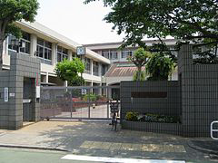 【神戸市長田区浜添通のアパートの小学校】