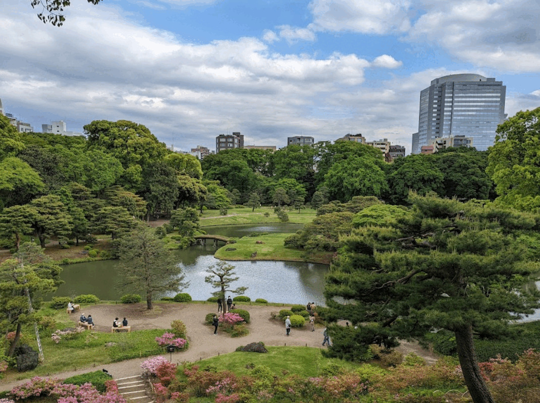 【グリーンハイツの公園】