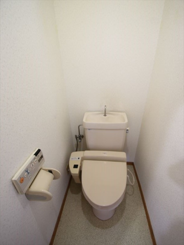 トイレ　ウォシュレット付のトイレです♪