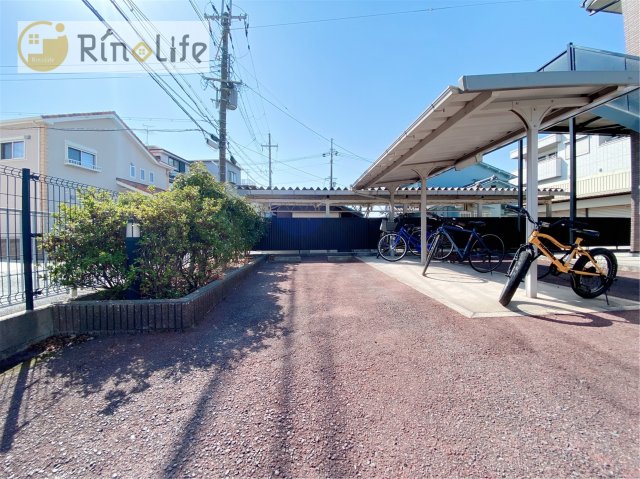 【堺市東区日置荘北町のアパートの駐車場】