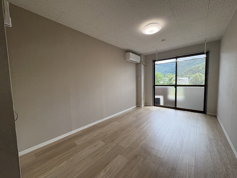 居室・リビング　南向きで陽当たりが良いです♪