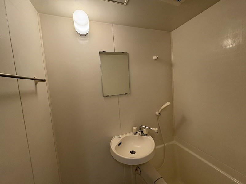 洗面設備　浴室にある洗面台。