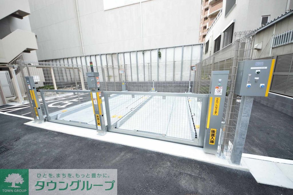 【国立市東のマンションの駐車場】