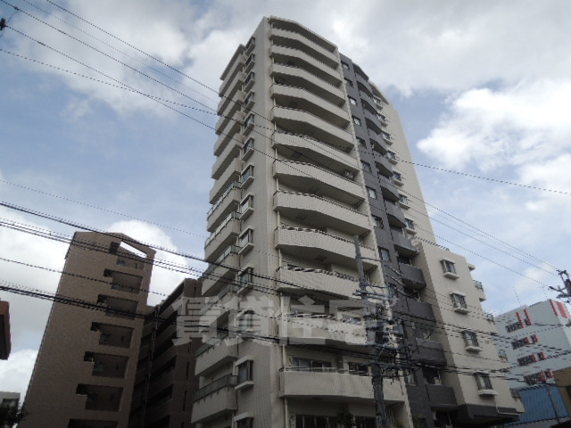 名古屋市熱田区新尾頭のマンションの建物外観