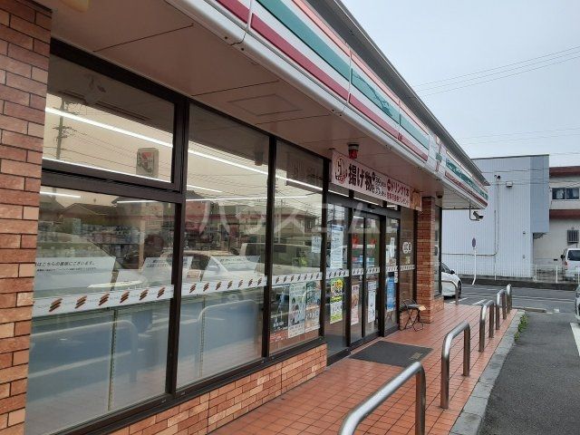 【海部郡蟹江町本町のマンションのコンビニ】