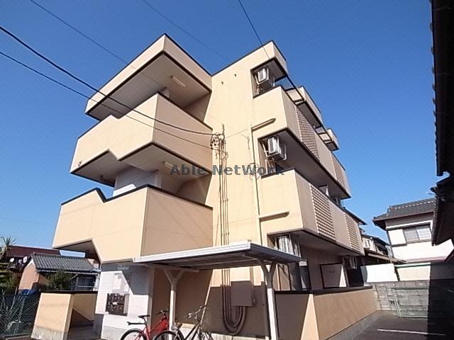 岐阜市下鵜飼のマンションの建物外観