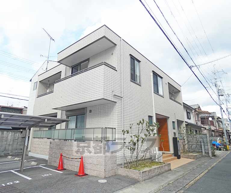 京都市左京区一乗寺西閉川原町のマンションの建物外観