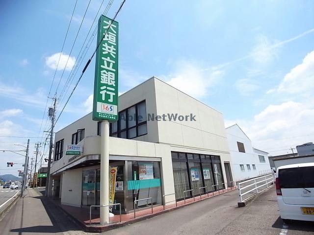 【各務原市鵜沼羽場町のアパートの銀行】