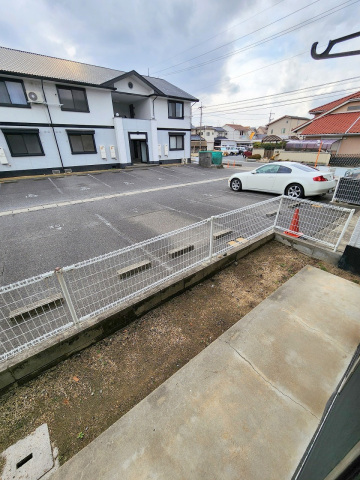 【岡山市中区八幡のアパートの駐車場】