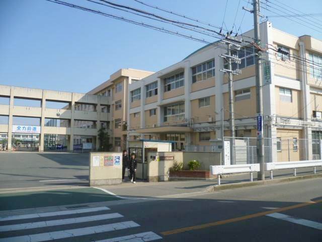 中学校　明石市立中学校 望海中学校（中学校）まで1458m