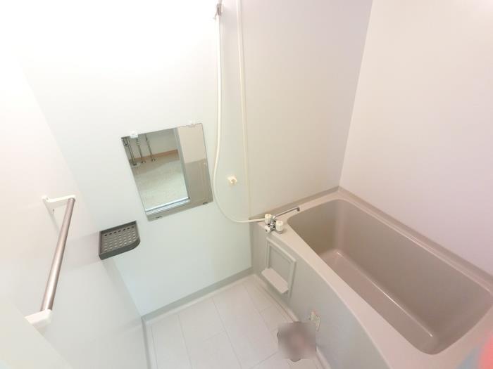 バス・シャワールーム　※別部屋の為、現状優先。