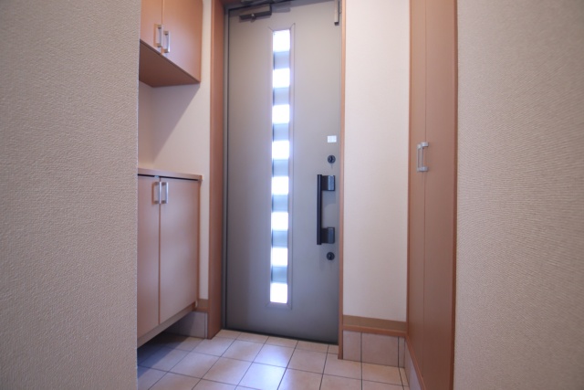玄関　※別室の参考写真の為、現況優先です。