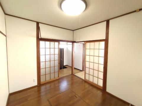 居室・リビング　室内