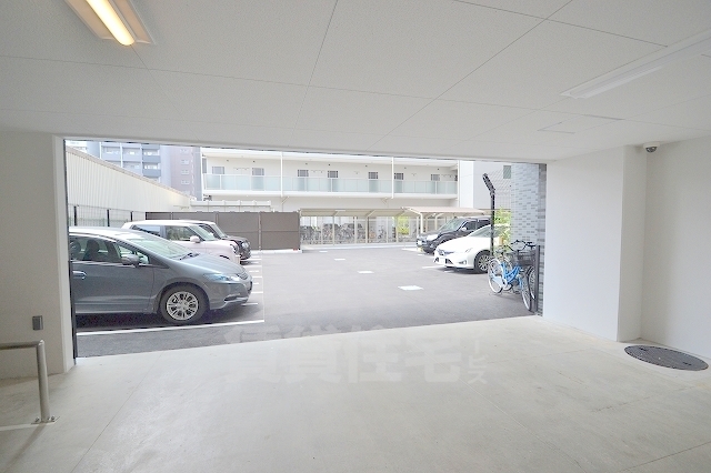 駐車場　駐車場