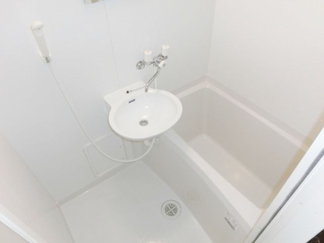 バス・シャワールーム　一日の疲れを癒すバスルームの