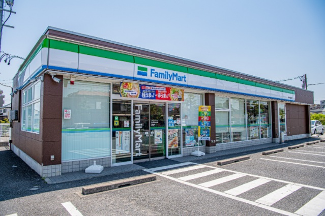コンビニ　ファミリーマート 春日井関田町店（コンビニ）まで600m