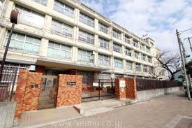 中学校　大阪市立港南中学校（中学校）まで581m