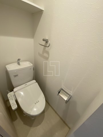 トイレ　プレジオ本町　温水洗浄便座