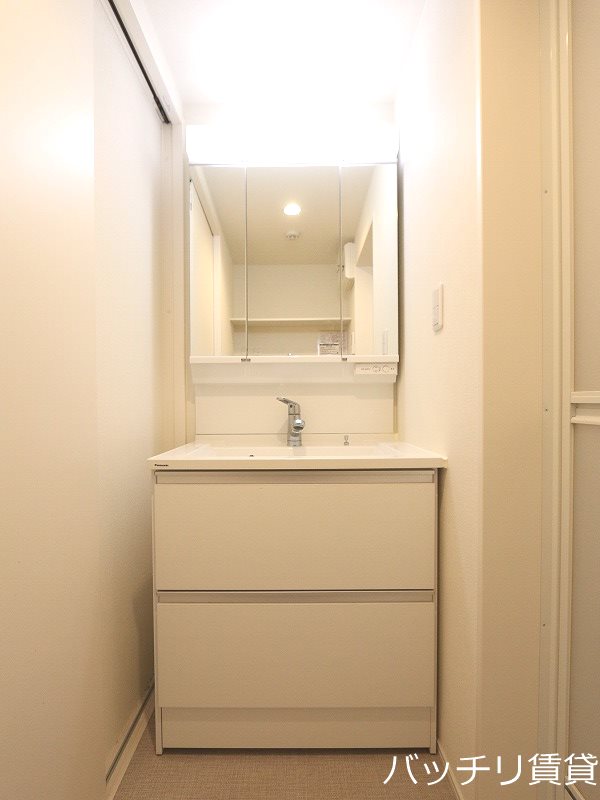 洗面設備　画像は、同型タイプの為、現状を優先いたします。