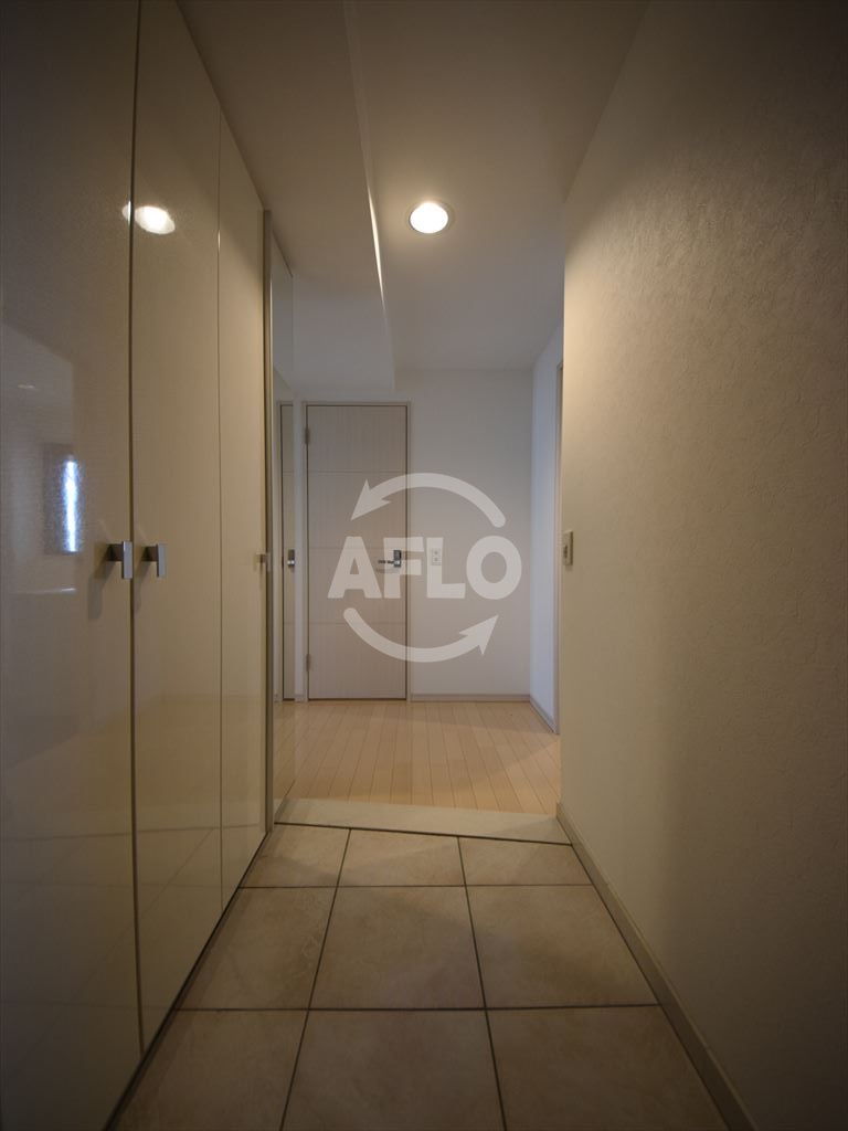 玄関　アルグラッドザタワー心斎橋　玄関