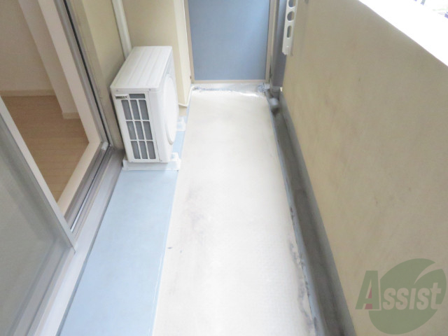 バルコニー　天気のいい日はバルコニーで洗濯物を干せます。