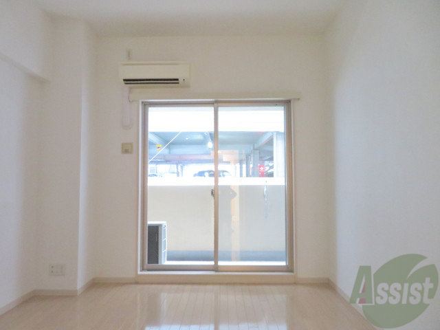 居室・リビング　ゆったりした７．６帖の洋室で快適に生活しましょう。